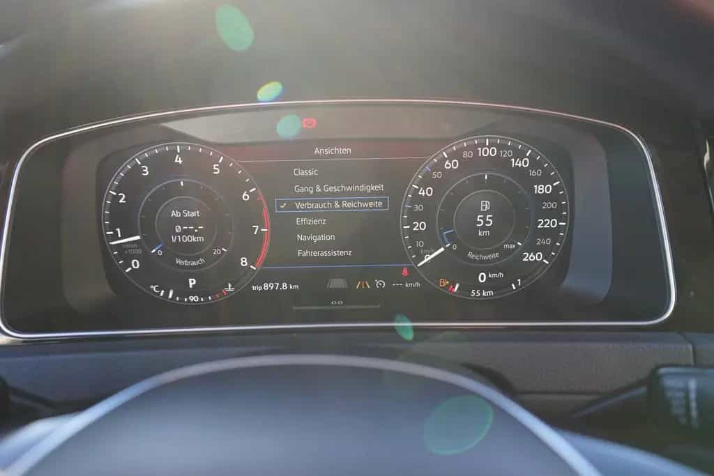 Volkswagen Golf VII 1.5 TSI Highline DSG LED Navi DAB ACC 10/2018-photo-23