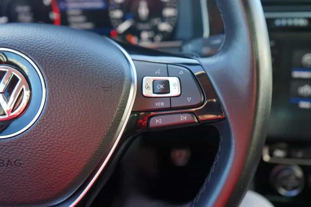 Volkswagen Golf VII 1.5 TSI Highline DSG LED Navi DAB ACC 10/2018-photo-24
