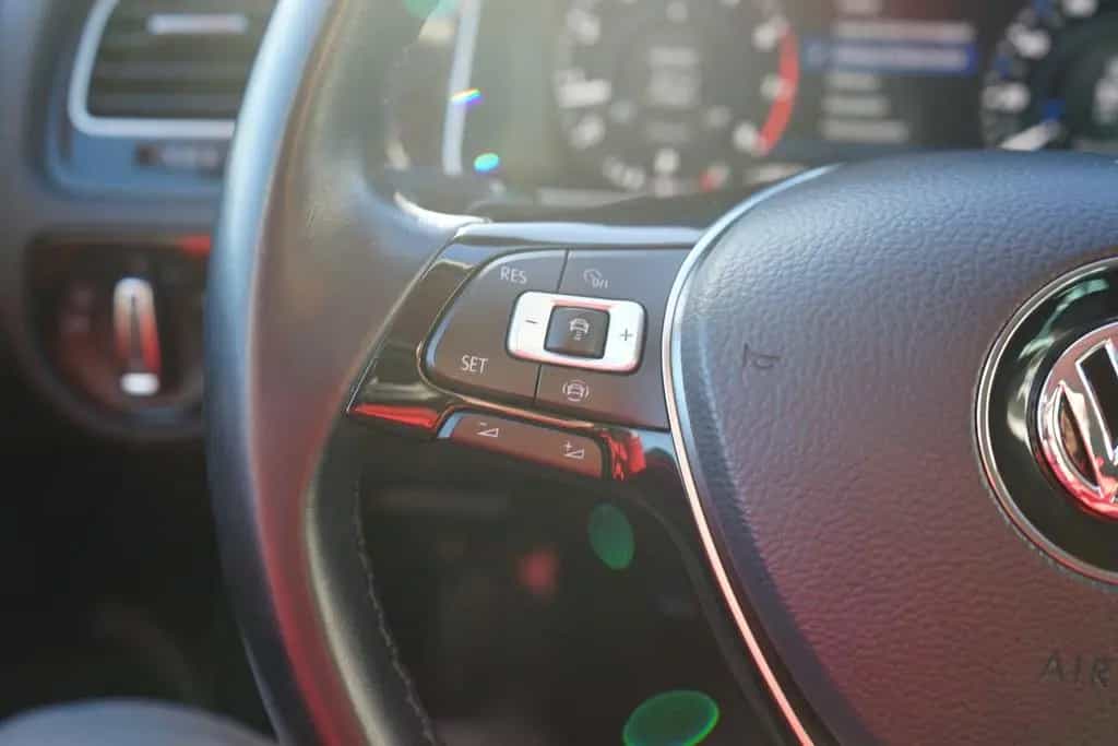 Volkswagen Golf VII 1.5 TSI Highline DSG LED Navi DAB ACC 10/2018-photo-25