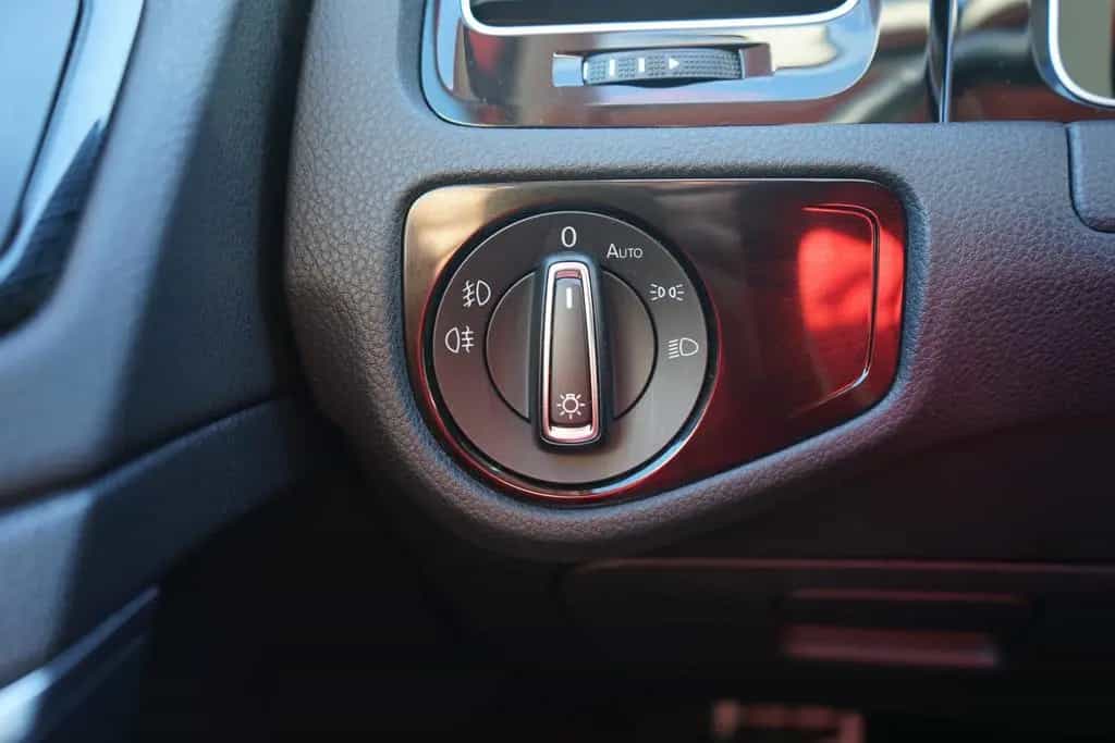 Volkswagen Golf VII 1.5 TSI Highline DSG LED Navi DAB ACC 10/2018-photo-28