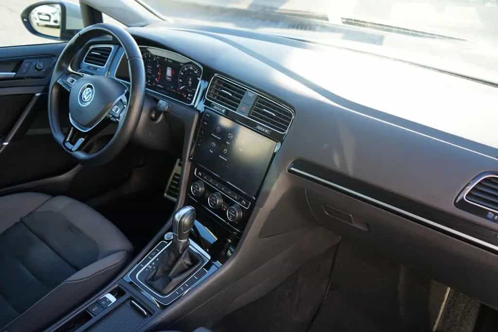 Volkswagen Golf VII 1.5 TSI Highline DSG LED Navi DAB ACC 10/2018-photo-33