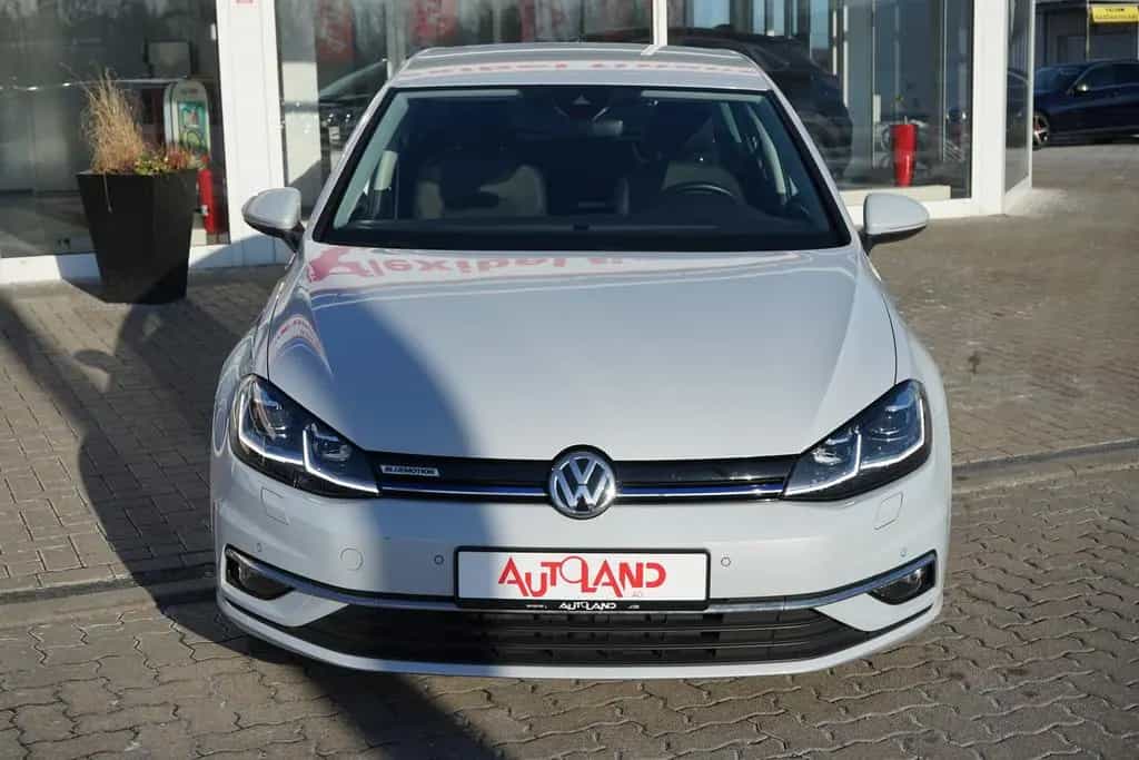Volkswagen Golf VII 1.5 TSI Highline DSG LED Navi DAB ACC 10/2018-photo-37