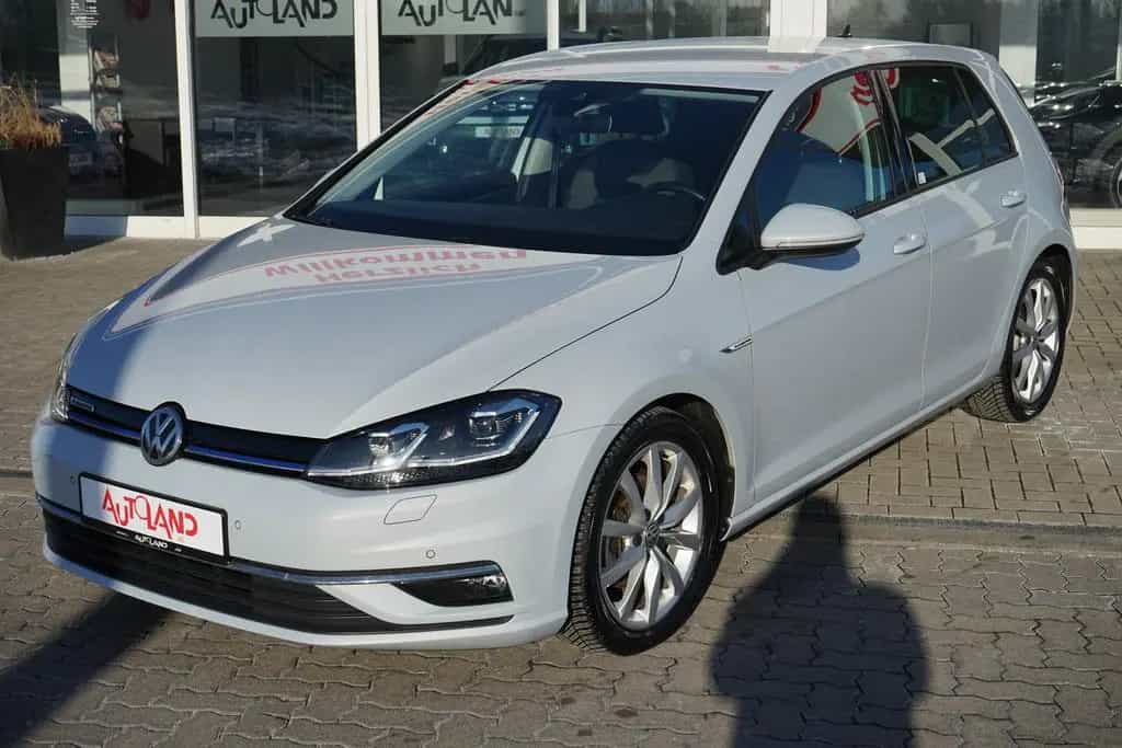 Volkswagen Golf VII 1.5 TSI Highline DSG LED Navi DAB ACC 10/2018-photo-39