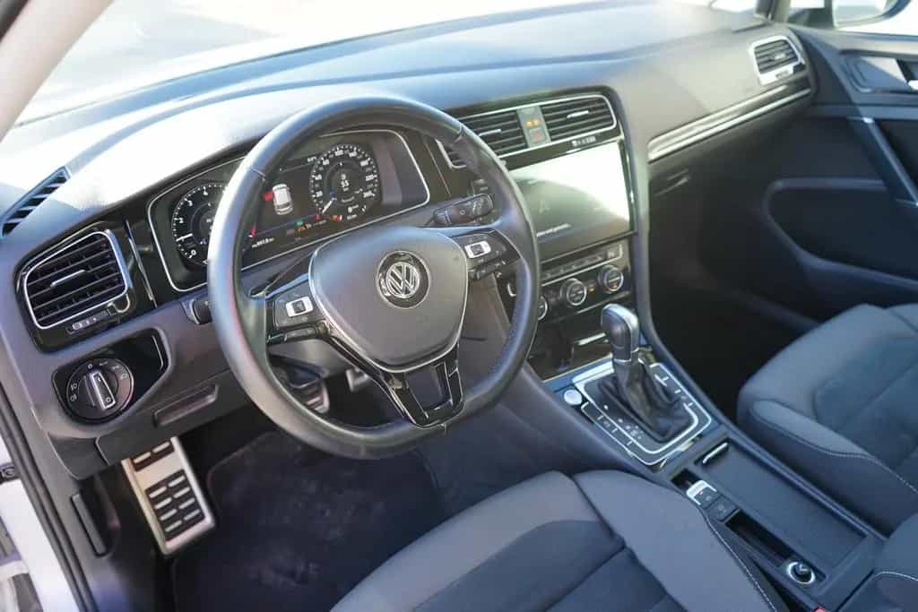 Volkswagen Golf VII 1.5 TSI Highline DSG LED Navi DAB ACC 10/2018-photo-8