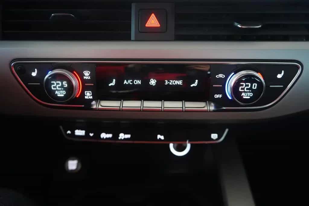 Audi A4 Avant 40 2.0 TFSI S line LED Klimaaut. ACC 03/2020-photo-18