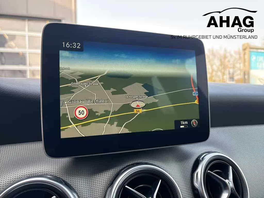 Mercedes-Benz GLA 200 Urban 04/2017-photo-15