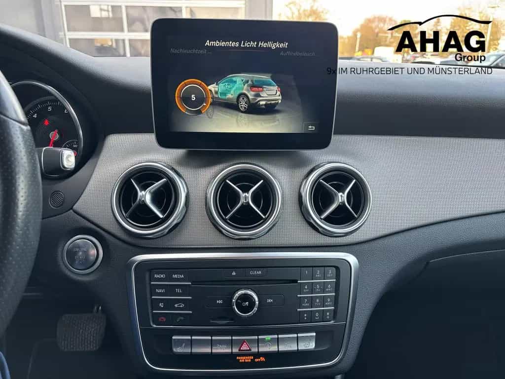 Mercedes-Benz GLA 200 Urban 04/2017-photo-17