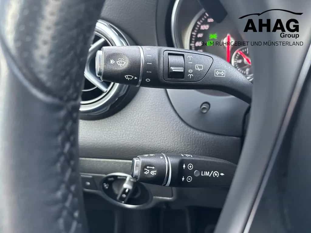 Mercedes-Benz GLA 200 Urban 04/2017-photo-18