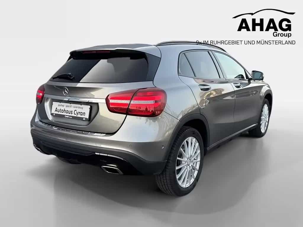 Mercedes-Benz GLA 200 Urban 04/2017-photo-3