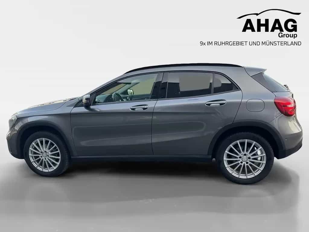 Mercedes-Benz GLA 200 Urban 04/2017-photo-5