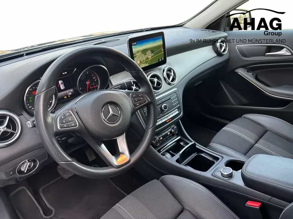 Mercedes-Benz GLA 200 Urban 04/2017-photo-7
