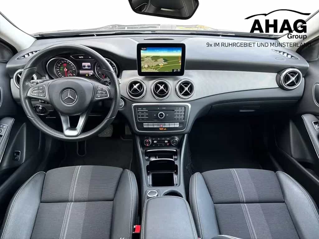 Mercedes-Benz GLA 200 Urban 04/2017-photo-8