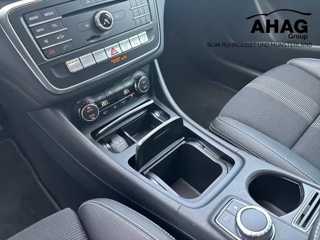Mercedes-Benz GLA 200 Urban 04/2017-photo-9