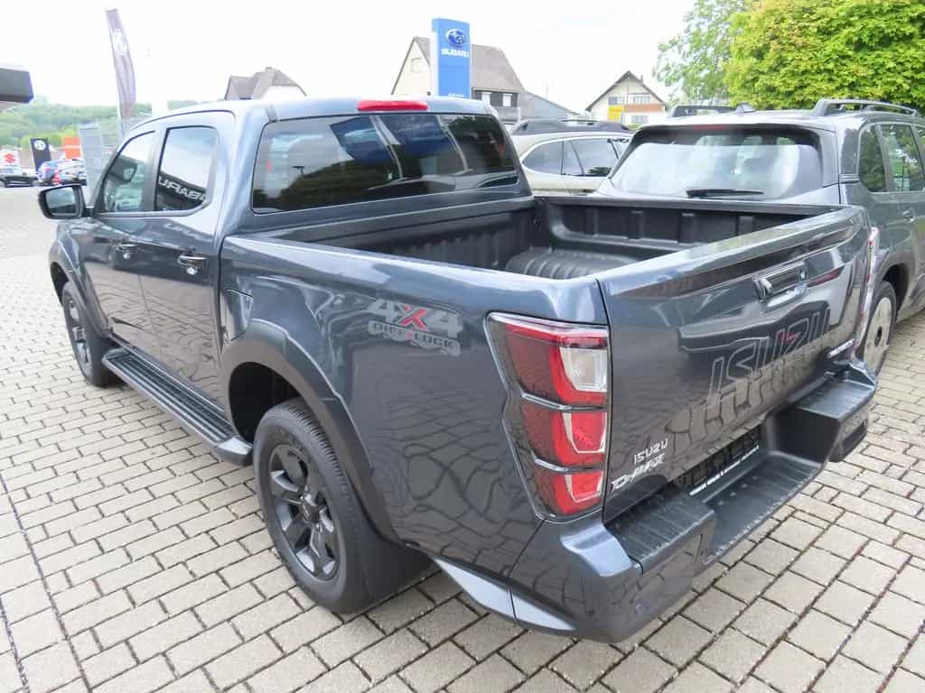 Isuzu D-Max Double Cab 4WD V-CROSS null-photo-8