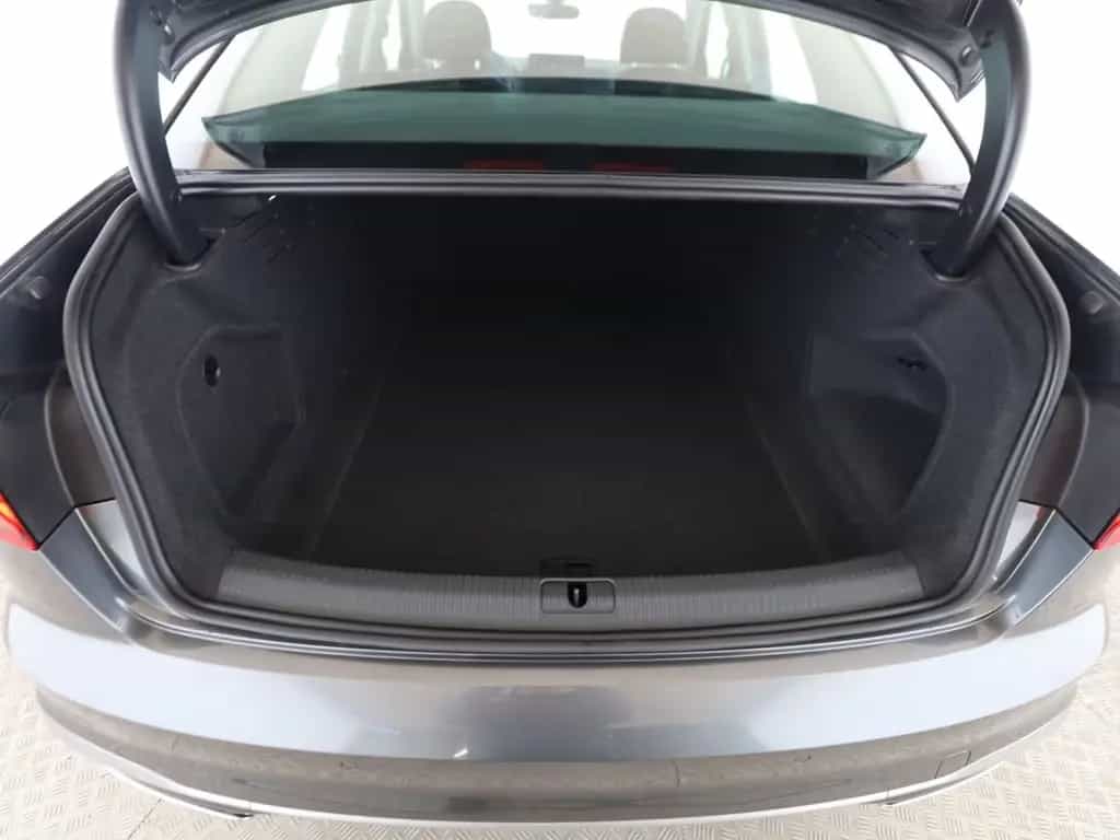 Audi A4 Limousine 40 TDI S line PDC+SitzH+MMI-Plus 01/2023-photo-9