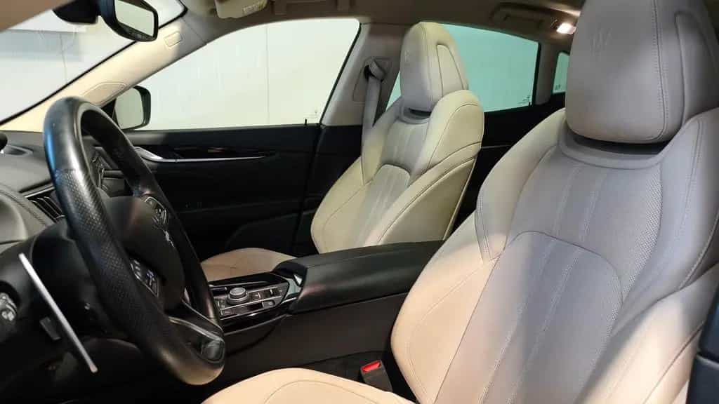 Maserati Levante Q4 GRANSPORT LED LEDER PANOD CAM AHK 20" 12/2020-photo-2