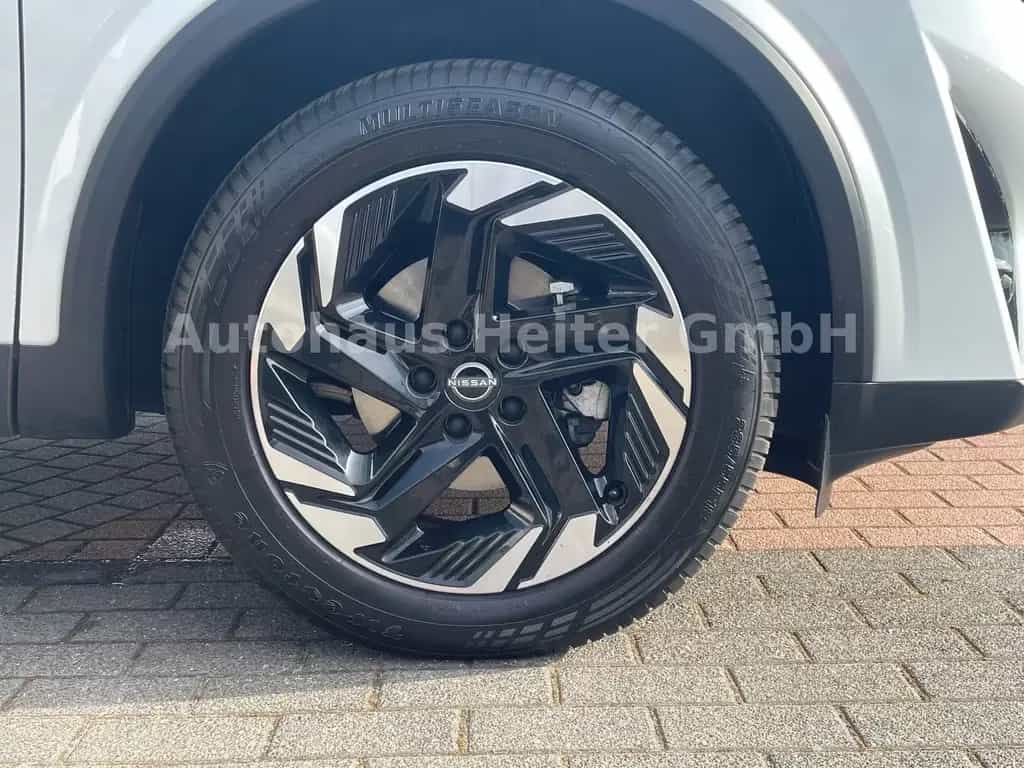 Nissan Qashqai 1.3 MHEV N-Connecta / 360°+HUD 06/2025-photo-8