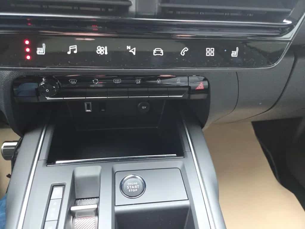 Citroën C5 Aircross ë-Series Metallic 12/2023-photo-17