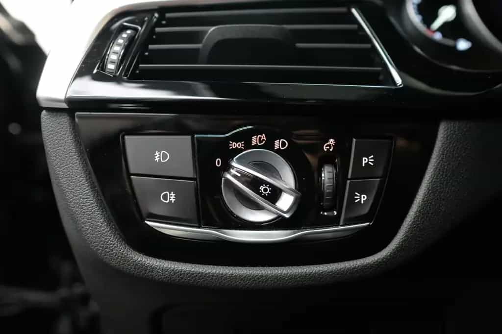 BMW 5 Series 520d xDrive SportLine/SCHIEBEDACH/BUSINESS/HEADU 02/2020-photo-21