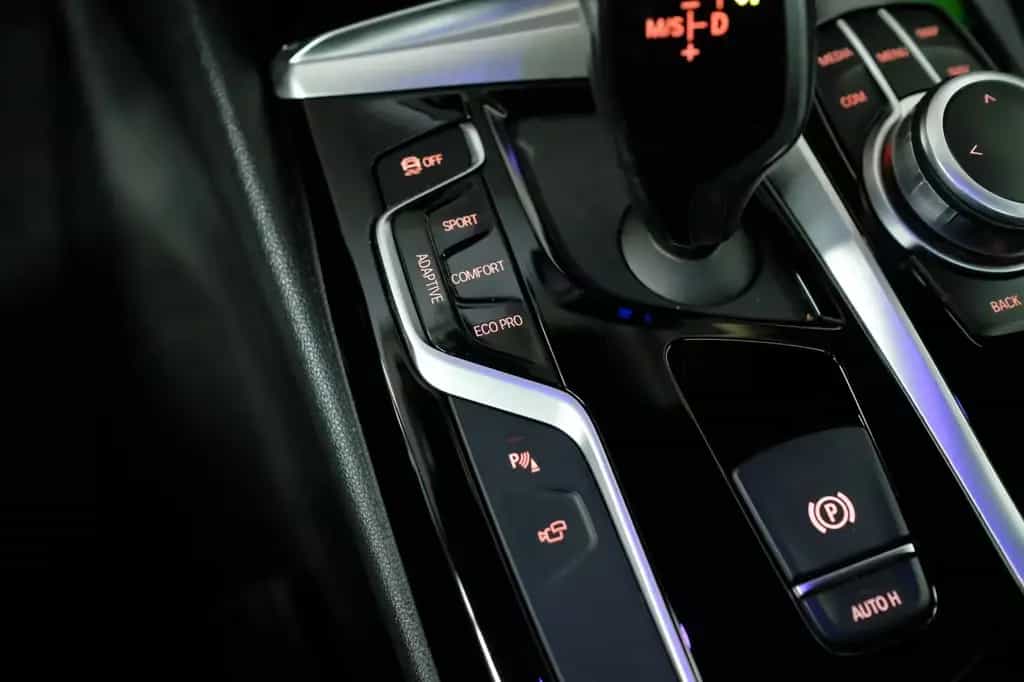 BMW 5 Series 520d xDrive SportLine/SCHIEBEDACH/BUSINESS/HEADU 02/2020-photo-22