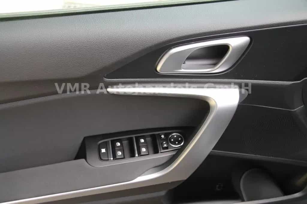 Kia Ceed Sportswagon 1.5 T-GDi TOP Automatik *Navi* 11/2025-photo-17