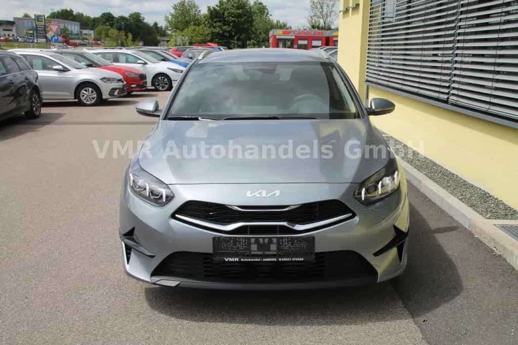 Kia Ceed Sportswagon 1.5 T-GDi TOP Automatik *Navi* 11/2025-photo-1