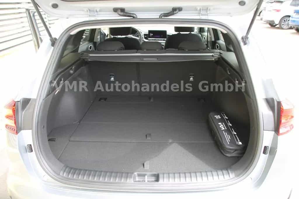 Kia Ceed Sportswagon 1.5 T-GDi TOP Automatik *Navi* 11/2025-photo-6