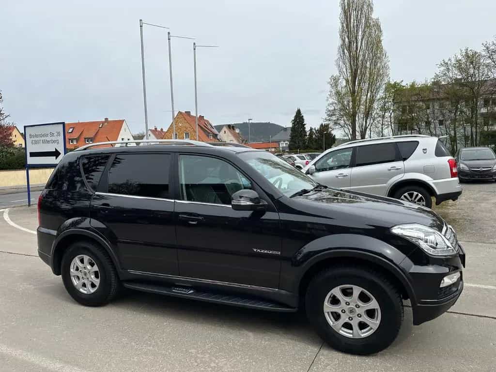 Ssangyong REXTON W Executive 4WD/Automatik/AHK 3.5T/Leder 05/2017-photo-1