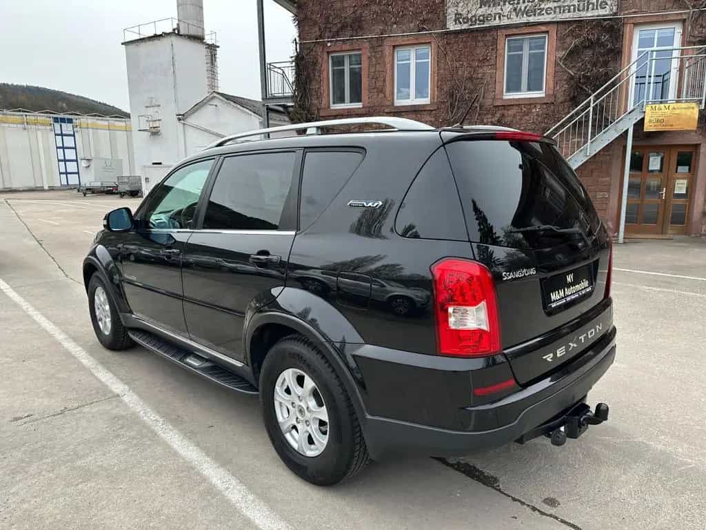 Ssangyong REXTON W Executive 4WD/Automatik/AHK 3.5T/Leder 05/2017-photo-4