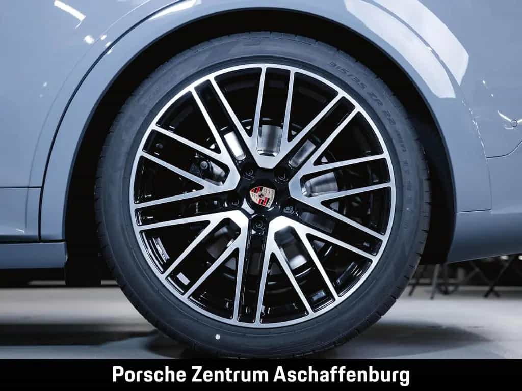 Porsche Cayenne GTS Coupé Sport Design Paket null-photo-10