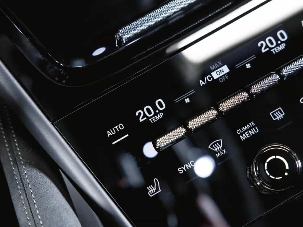Porsche Cayenne GTS Coupé Sport Design Paket null-photo-41