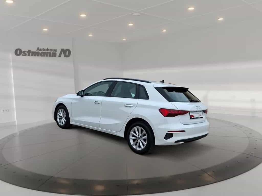 Audi A3 Sportback 35 TDI S-Line AHK RFK ACC CarPlay 08/2022-photo-2