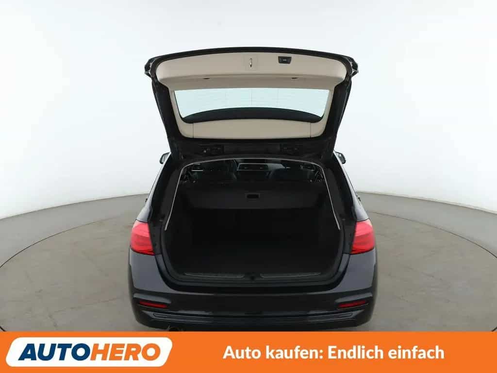 BMW 3 Series 318i Sport Line*NAVI*TEMPO*PDC*SHZ*ALU*KLIMA 05/2019-photo-16