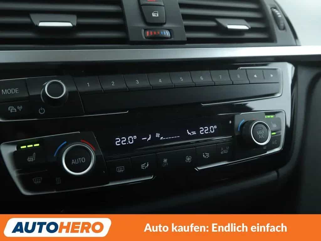 BMW 3 Series 318i Sport Line*NAVI*TEMPO*PDC*SHZ*ALU*KLIMA 05/2019-photo-22