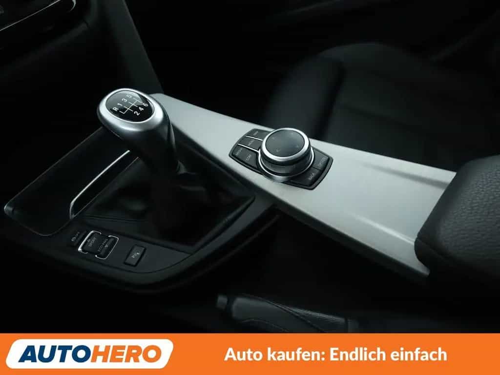 BMW 3 Series 318i Sport Line*NAVI*TEMPO*PDC*SHZ*ALU*KLIMA 05/2019-photo-23
