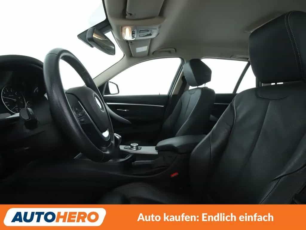 BMW 3 Series 318i Sport Line*NAVI*TEMPO*PDC*SHZ*ALU*KLIMA 05/2019-photo-9