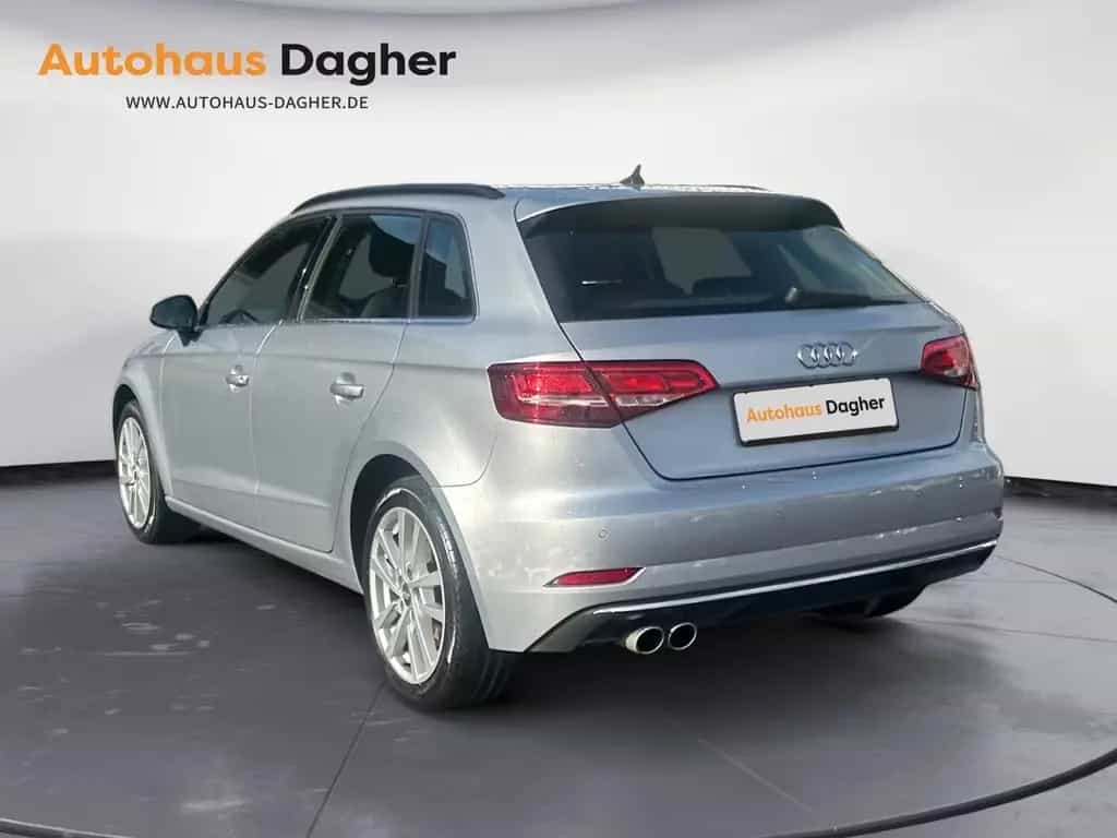 Audi A3 Sportback Autom. Navi Leder Standheizung AHK 07/2020-photo-1