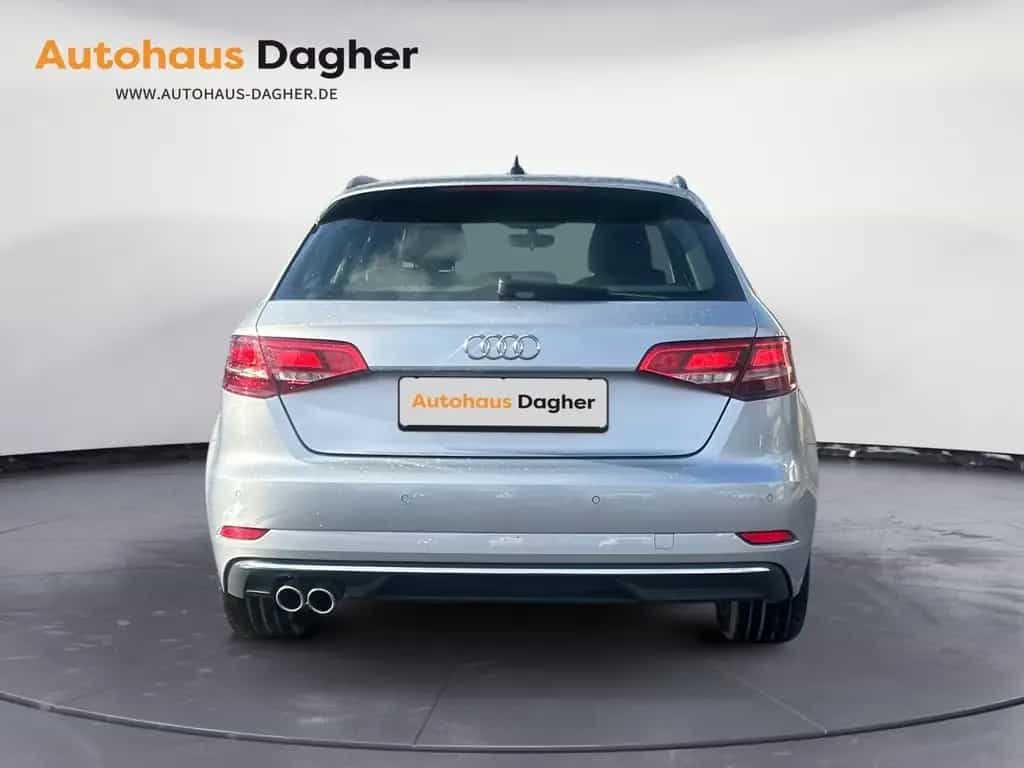Audi A3 Sportback Autom. Navi Leder Standheizung AHK 07/2020-photo-3