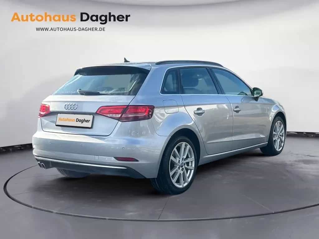 Audi A3 Sportback Autom. Navi Leder Standheizung AHK 07/2020-photo-4