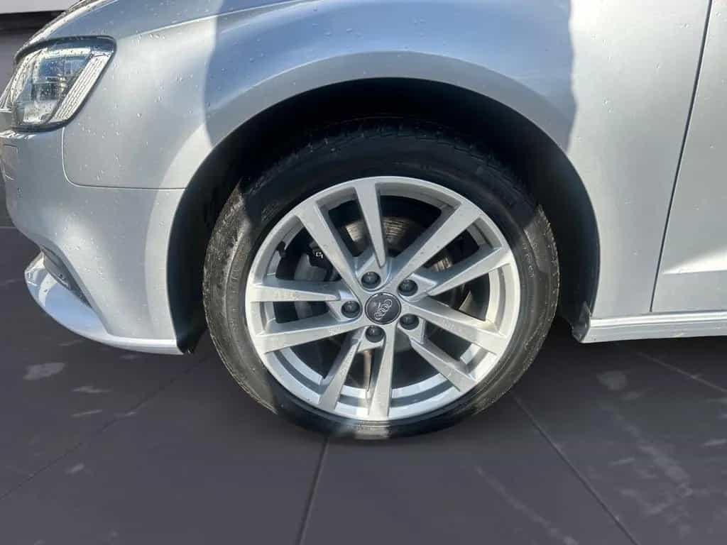 Audi A3 Sportback Autom. Navi Leder Standheizung AHK 07/2020-photo-8