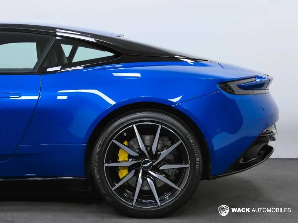 Aston Martin DB11 COUPE 5.2L BI-TURBO V12 608 CV 08/2018-photo-11