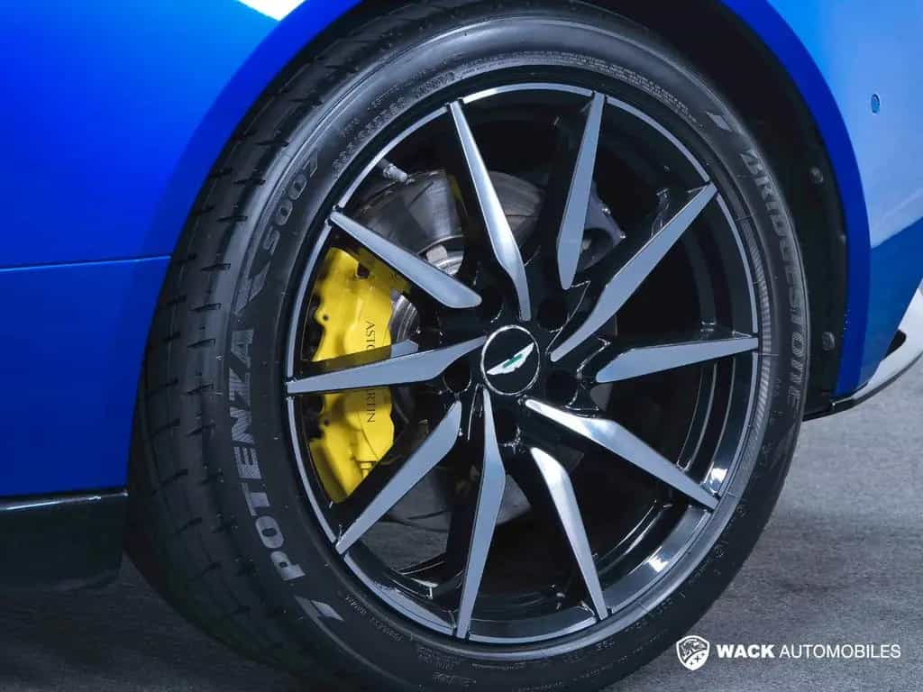 Aston Martin DB11 COUPE 5.2L BI-TURBO V12 608 CV 08/2018-photo-13