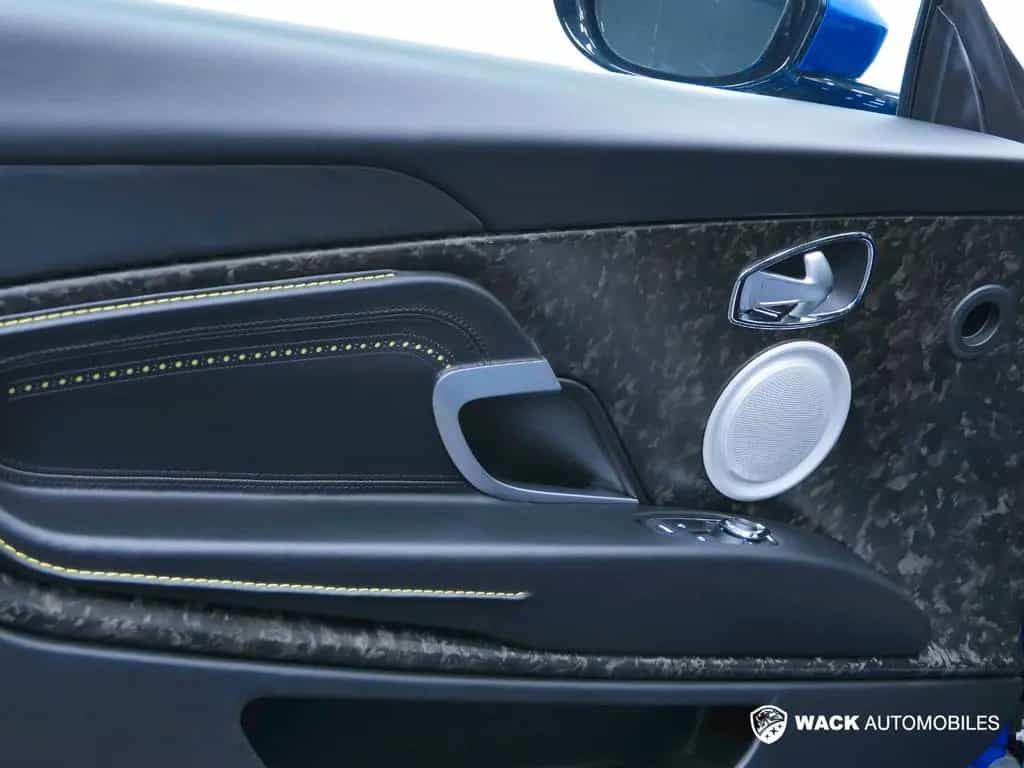 Aston Martin DB11 COUPE 5.2L BI-TURBO V12 608 CV 08/2018-photo-18