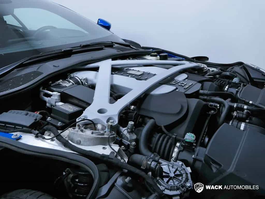Aston Martin DB11 COUPE 5.2L BI-TURBO V12 608 CV 08/2018-photo-25