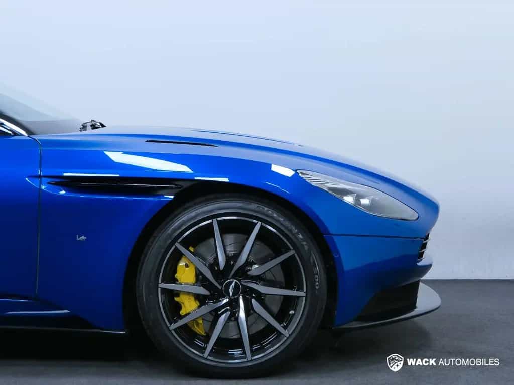 Aston Martin DB11 COUPE 5.2L BI-TURBO V12 608 CV 08/2018-photo-3