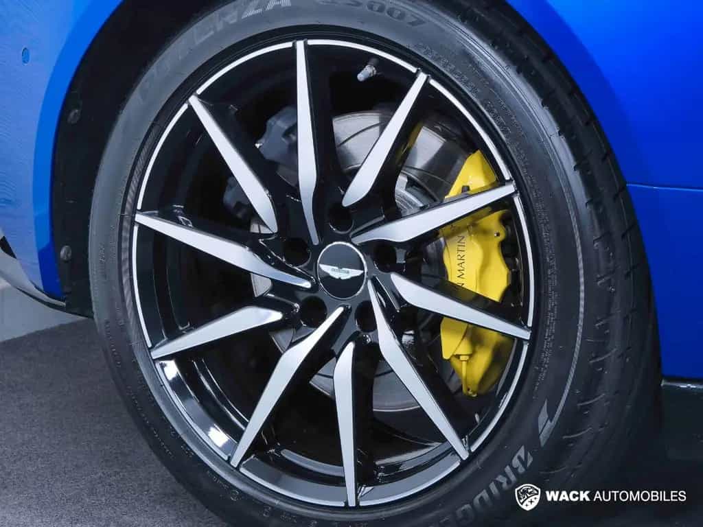 Aston Martin DB11 COUPE 5.2L BI-TURBO V12 608 CV 08/2018-photo-4
