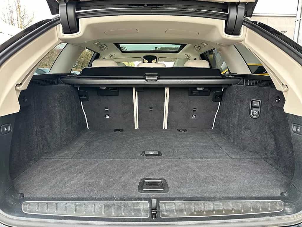 BMW 5 Series 520d Touring xDrive Luxury Line Aut. / AHK / ... 01/2023-photo-10