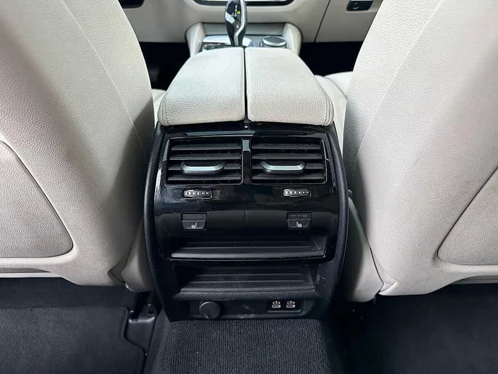 BMW 5 Series 520d Touring xDrive Luxury Line Aut. / AHK / ... 01/2023-photo-15