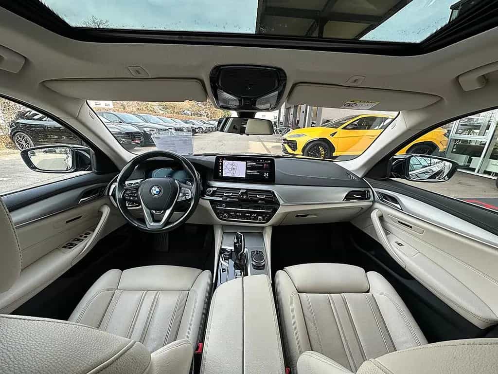 BMW 5 Series 520d Touring xDrive Luxury Line Aut. / AHK / ... 01/2023-photo-16