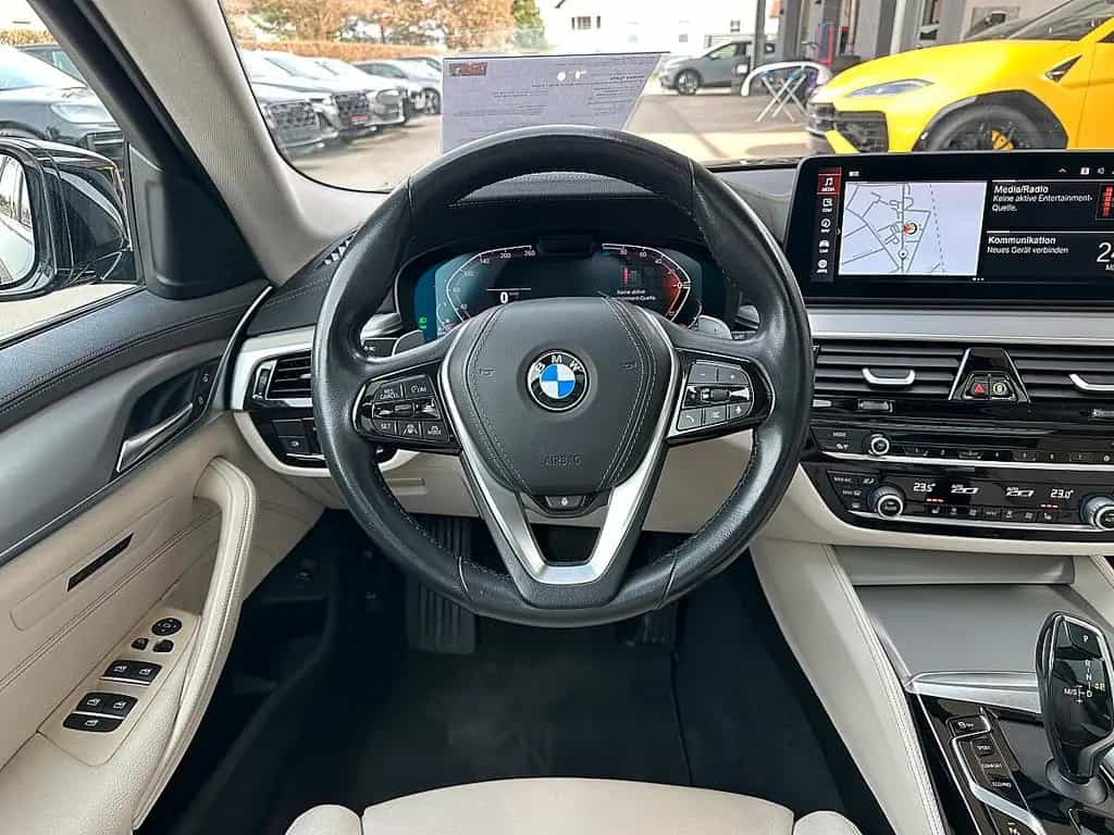 BMW 5 Series 520d Touring xDrive Luxury Line Aut. / AHK / ... 01/2023-photo-18
